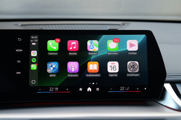 BMW X1 xDrive30e | M-SPORT | NAP! | PANO | H/K AUDIO | HUD | MEMORY | 20'' | KEYLESS | LED ADAPTIEF |