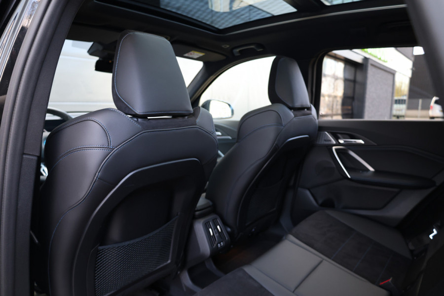 BMW X1 xDrive30e | M-SPORT | NAP! | PANO | H/K AUDIO | HUD | MEMORY | 20'' | KEYLESS | LED ADAPTIEF |