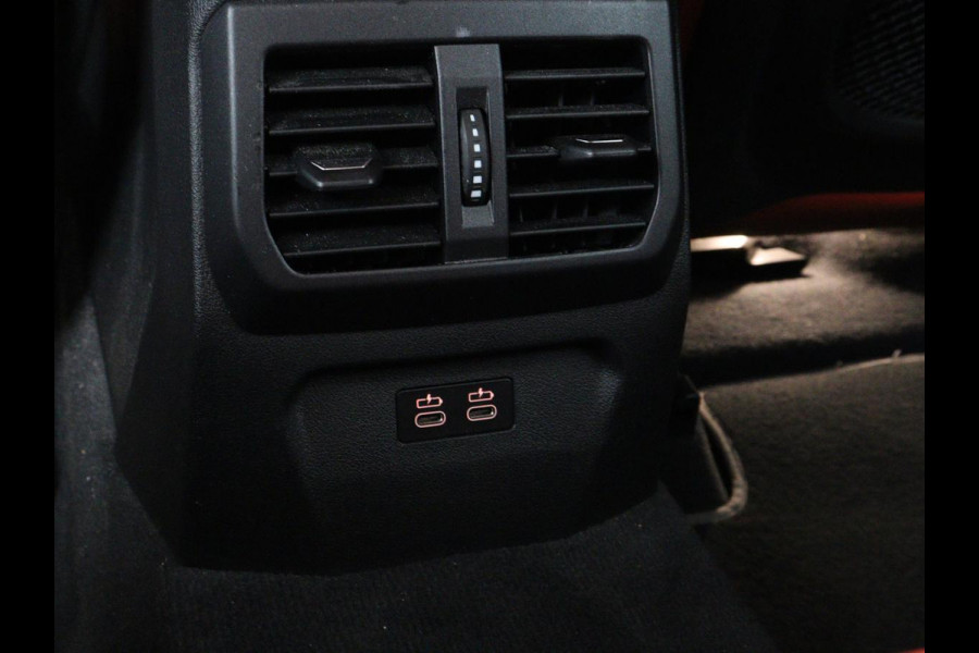 BMW 1-serie 118i High Executive | Sport Line | Panoramadak | Leder | Stoelverwarming | Keyless | Live Cockpit | Carplay | Sportstoelen | Navigatie | Spiegel Pakket | Parkeerhulp | Climate control