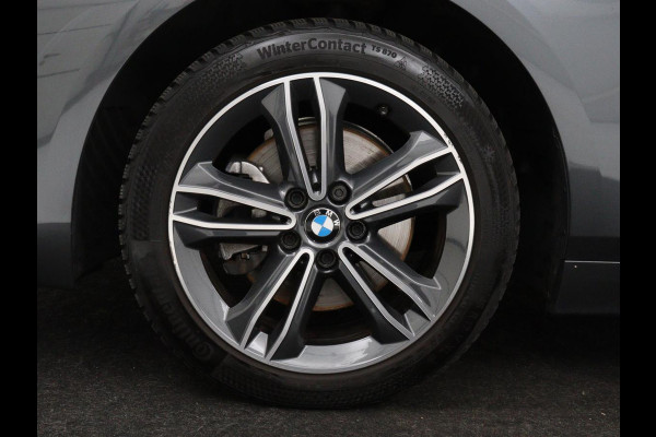 BMW 1-serie 118i High Executive | Sport Line | Panoramadak | Leder | Stoelverwarming | Keyless | Live Cockpit | Carplay | Sportstoelen | Navigatie | Spiegel Pakket | Parkeerhulp | Climate control