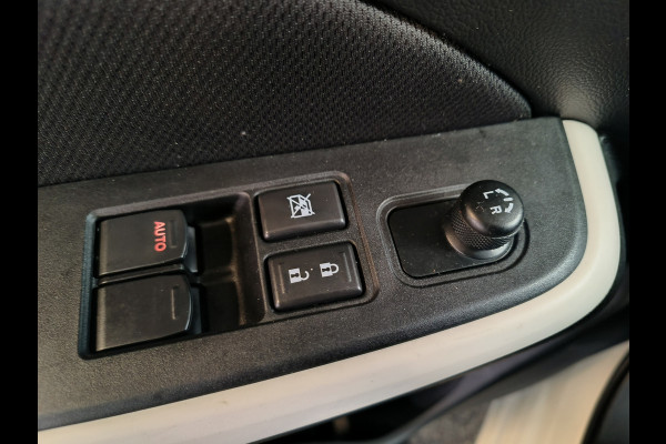 Suzuki Swift 1.2 Select Smart Hybrid uit 2023 Rijklaar + 12 maanden Bovag-garantie Henk Jongen Auto's in Helmond,  al 50 jaar service zoals 't hoort!