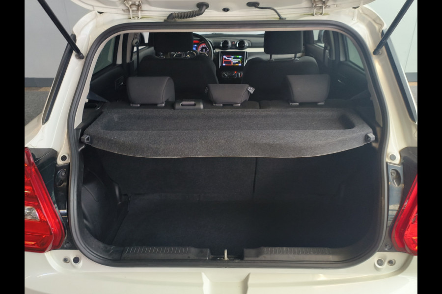 Suzuki Swift 1.2 Select Smart Hybrid uit 2023 Rijklaar + 12 maanden Bovag-garantie Henk Jongen Auto's in Helmond,  al 50 jaar service zoals 't hoort!