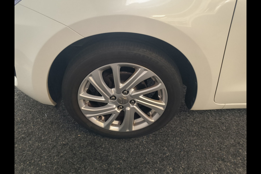 Suzuki Swift 1.2 Select Smart Hybrid uit 2023 Rijklaar + 12 maanden Bovag-garantie Henk Jongen Auto's in Helmond,  al 50 jaar service zoals 't hoort!