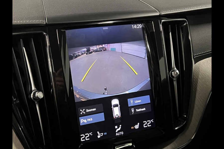 Volvo XC60 2.0 T8 Twin Engine AWD Momentum Pro Trekhaak | Massage | Stoelventilatie | Open dak | Stoelverwarming | Achteruitrij camera | Memory | Carplay | Leder