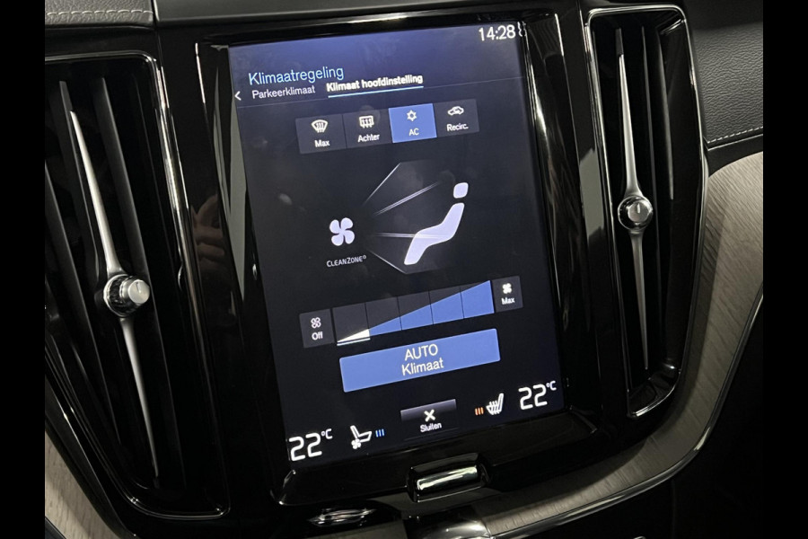 Volvo XC60 2.0 T8 Twin Engine AWD Momentum Pro Trekhaak | Massage | Stoelventilatie | Open dak | Stoelverwarming | Achteruitrij camera | Memory | Carplay | Leder