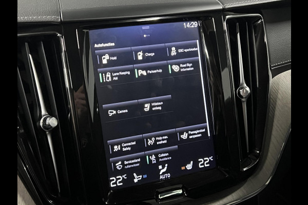 Volvo XC60 2.0 T8 Twin Engine AWD Momentum Pro Trekhaak | Massage | Stoelventilatie | Open dak | Stoelverwarming | Achteruitrij camera | Memory | Carplay | Leder