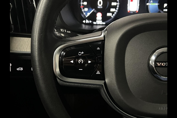 Volvo XC60 2.0 T8 Twin Engine AWD Momentum Pro Trekhaak | Massage | Stoelventilatie | Open dak | Stoelverwarming | Achteruitrij camera | Memory | Carplay | Leder