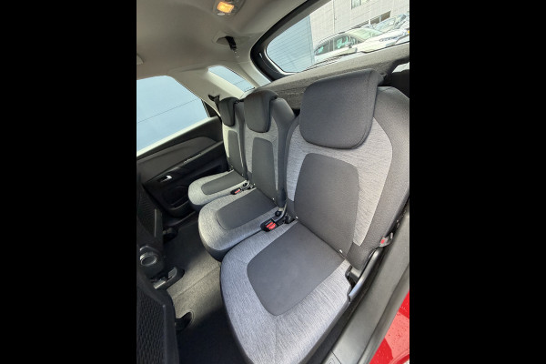 Citroën C4 Picasso 130pk Selection (Trekhaak - Automatische Airco - Navigatie - Apple Carplay - Parkeersensoren)