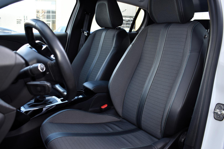 Peugeot 208 1.2 PureTech 100PK Allure Pack | Carplay | Camera | Adapt. Cruise | 3D Dash | Stoelverw. | Incl. garantie