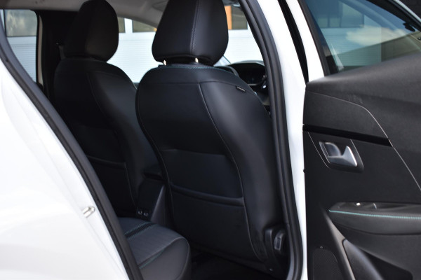 Peugeot 208 1.2 PureTech 100PK Allure Pack | Carplay | Camera | Adapt. Cruise | 3D Dash | Stoelverw. | Incl. garantie