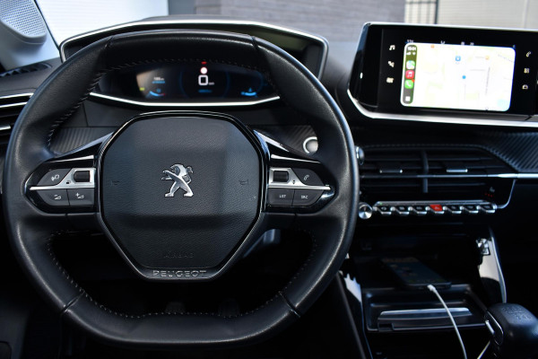 Peugeot 208 1.2 PureTech 100PK Allure Pack | Carplay | Camera | Adapt. Cruise | 3D Dash | Stoelverw. | Incl. garantie