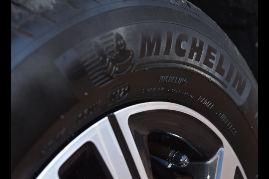 Peugeot 208 1.2 PureTech 100PK Allure Pack | Carplay | Camera | Adapt. Cruise | 3D Dash | Stoelverw. | Incl. garantie