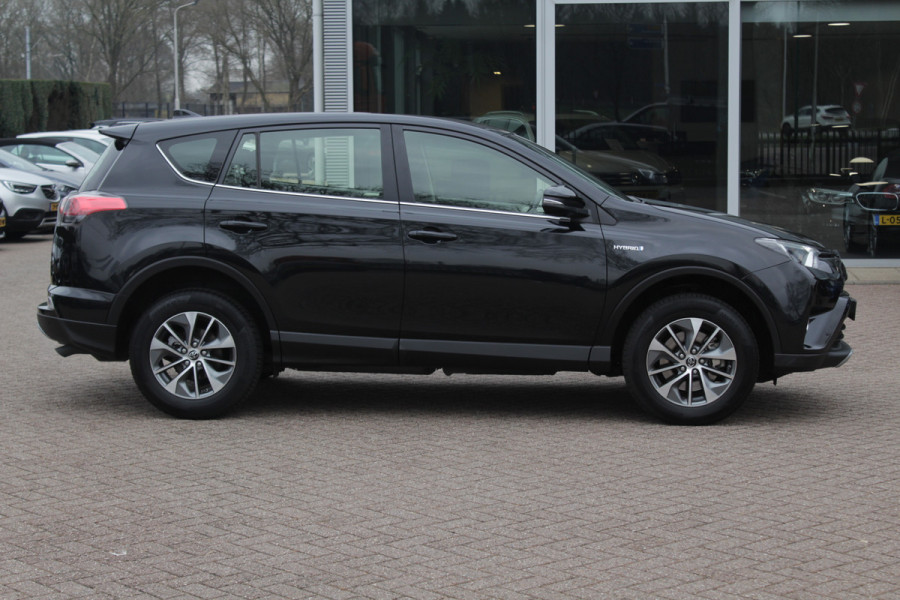 Toyota RAV4 2.5 Hybrid Dynamic / Camera / Navigatie / Cruise Control / 2e Eigenaar / Compleet dealer onderhouden