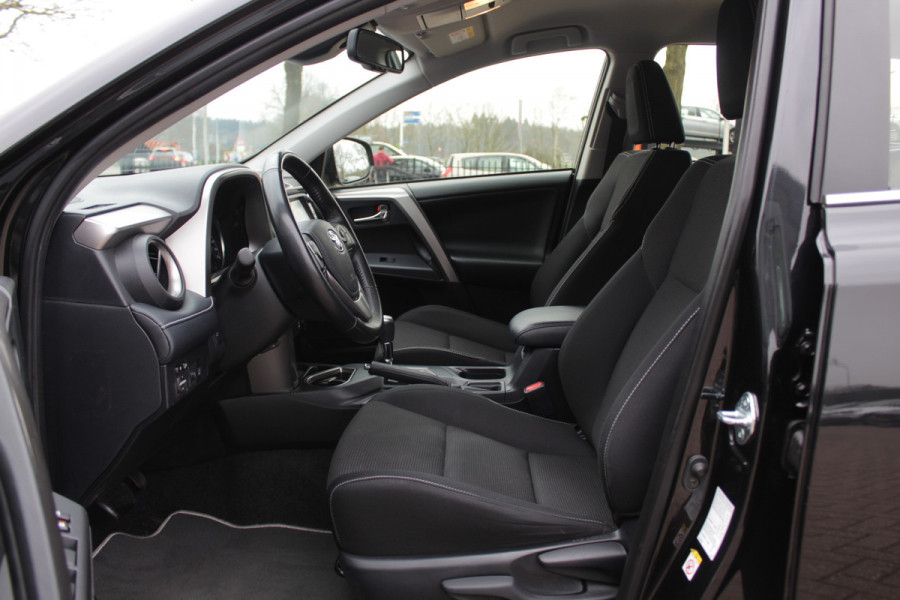 Toyota RAV4 2.5 Hybrid Dynamic / Camera / Navigatie / Cruise Control / 2e Eigenaar / Compleet dealer onderhouden