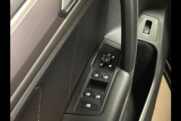 Volkswagen Tiguan 2.0 TSI 4Motion Highline Business R | Pano | Stoelverwarming | Carplay |Camera