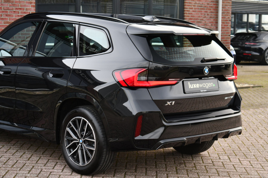 BMW X1 sDrive18i M-Sport Camera ACC-voorber Shadowline Adp-onderstel