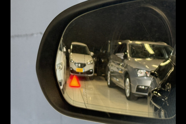 Mercedes-Benz C-Klasse 180 Business Solution AMG | Pano | 22.000km NAP | Leder | Sfeerverlichting | Apple Carplay