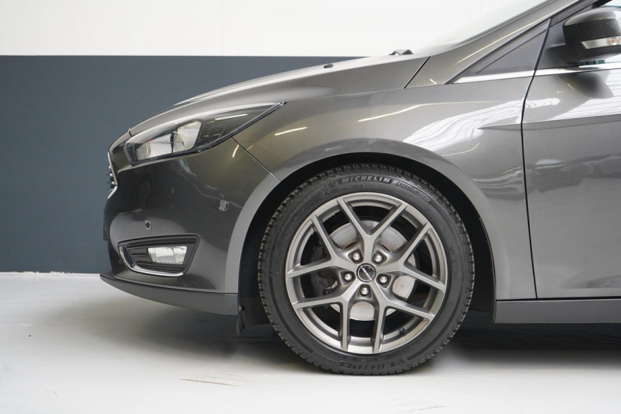 Ford FOCUS Wagon 1.5 150pk Titanium Automaat | Winterpack | Trekhaak | All-seasonbanden | Keyless | Cruise control | Apple Carplay