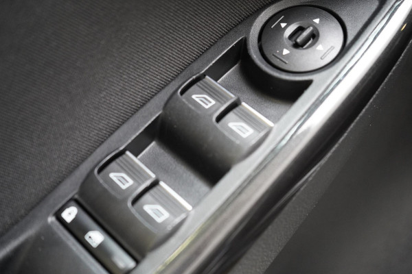 Ford FOCUS Wagon 1.5 150pk Titanium Automaat | Winterpack | Trekhaak | All-seasonbanden | Keyless | Cruise control | Apple Carplay