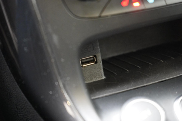 Ford FOCUS Wagon 1.5 150pk Titanium Automaat | Winterpack | Trekhaak | All-seasonbanden | Keyless | Cruise control | Apple Carplay