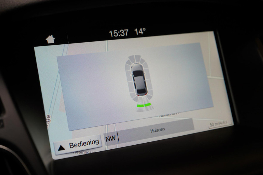 Ford FOCUS Wagon 1.5 150pk Titanium Automaat | Winterpack | Trekhaak | All-seasonbanden | Keyless | Cruise control | Apple Carplay