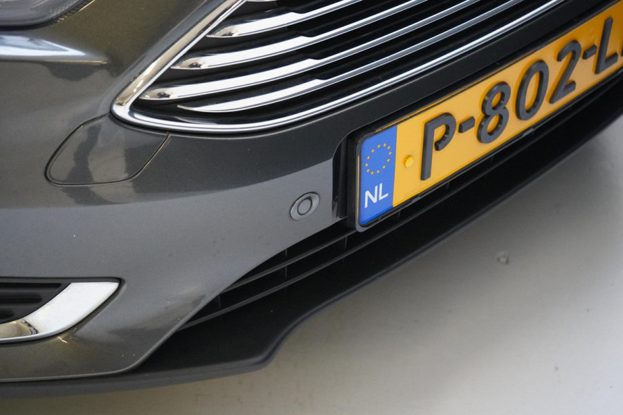 Ford FOCUS Wagon 1.5 150pk Titanium Automaat | Winterpack | Trekhaak | All-seasonbanden | Keyless | Cruise control | Apple Carplay