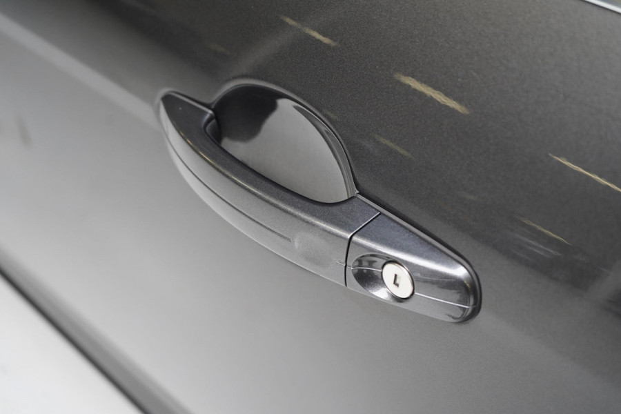 Ford FOCUS Wagon 1.5 150pk Titanium Automaat | Winterpack | Trekhaak | All-seasonbanden | Keyless | Cruise control | Apple Carplay