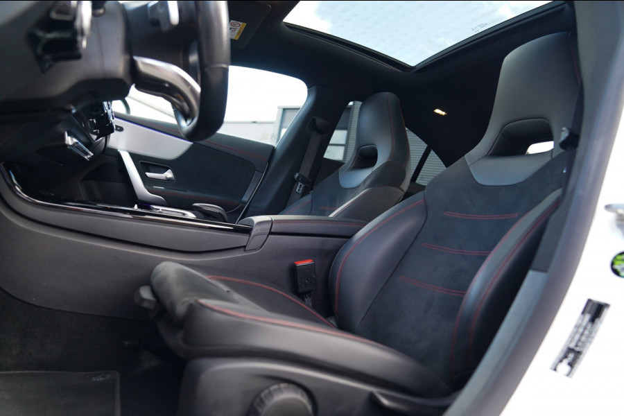 Mercedes-Benz CLA-Klasse 250 e Business Solution AMG Limited | Panorama | Sfeerverlichting LED | Camera | Leder/Alcantara | Trekha