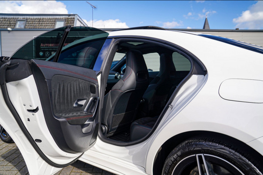 Mercedes-Benz CLA-Klasse 250 e Business Solution AMG Limited | Panorama | Sfeerverlichting LED | Camera | Leder/Alcantara | Trekha