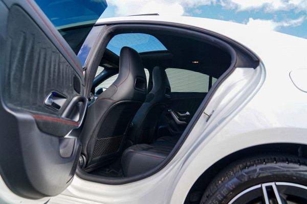 Mercedes-Benz CLA-Klasse 250 e Business Solution AMG Limited | Panorama | Sfeerverlichting LED | Camera | Leder/Alcantara | Trekha