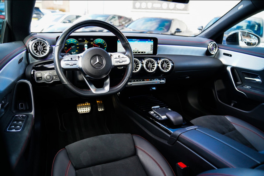 Mercedes-Benz CLA-Klasse 250 e Business Solution AMG Limited | Panorama | Sfeerverlichting LED | Camera | Leder/Alcantara | Trekha