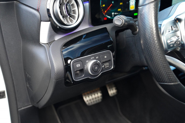 Mercedes-Benz CLA-Klasse 250 e Business Solution AMG Limited | Panorama | Sfeerverlichting LED | Camera | Leder/Alcantara | Trekha