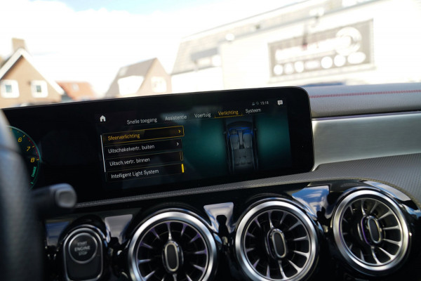Mercedes-Benz CLA-Klasse 250 e Business Solution AMG Limited | Panorama | Sfeerverlichting LED | Camera | Leder/Alcantara | Trekha