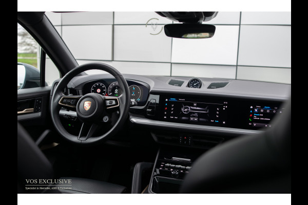 Porsche Cayenne 3.0 E-Hybrid SportDesign|Passenger Display|21''|Luchtvering|HUD|ACC|Bose|18-voudig|Panorama|Stoelkoeling