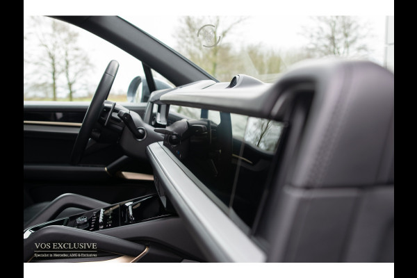 Porsche Cayenne 3.0 E-Hybrid SportDesign|Passenger Display|21''|Luchtvering|HUD|ACC|Bose|18-voudig|Panorama|Stoelkoeling