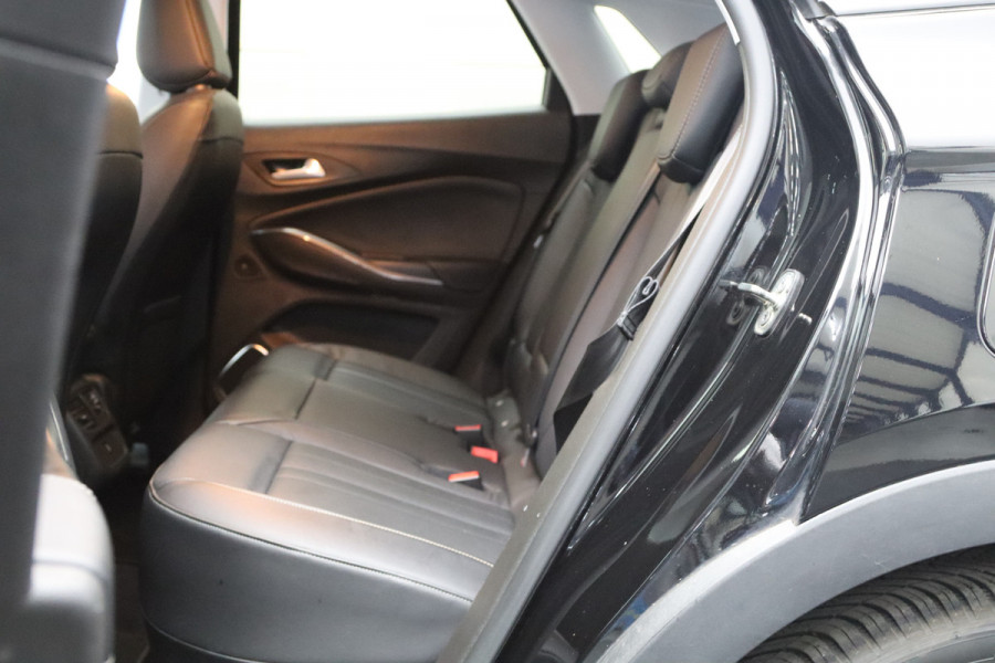 Opel Grandland X 1.6 Turbo Hybrid4 300 PK Ultimate, Trekhaak, 360 Camera, Leder, Stoelkoeling & Verwarming, 19" LM,