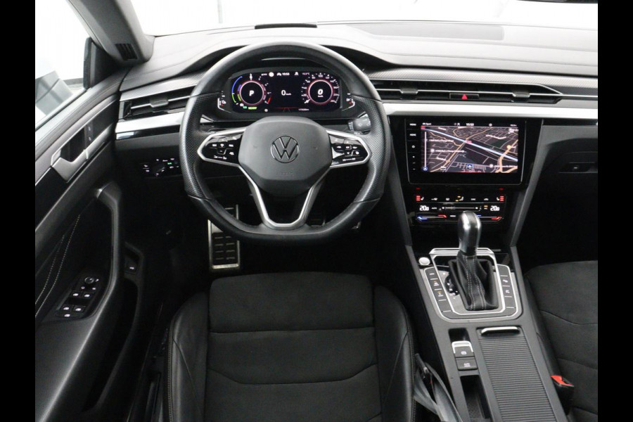 Volkswagen Arteon 1.4 TSI eHybrid R-Line | Head-Up | 360 Camera | Stoelverwarming | Leder/Alcantara | Carplay | Massage | Achterbankverwarming | Virtual Cockpit | LED Plus | Navigatie | PHEV | Plug In