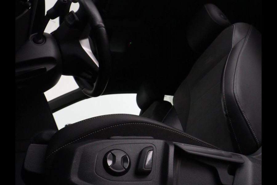 Volkswagen Arteon 1.4 TSI eHybrid R-Line | Head-Up | 360 Camera | Stoelverwarming | Leder/Alcantara | Carplay | Massage | Achterbankverwarming | Virtual Cockpit | LED Plus | Navigatie | PHEV | Plug In