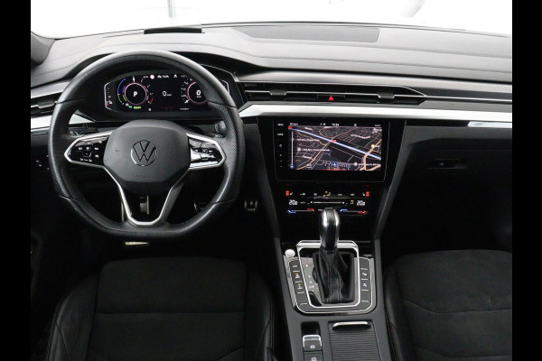 Volkswagen Arteon 1.4 TSI eHybrid R-Line | Head-Up | 360 Camera | Stoelverwarming | Leder/Alcantara | Carplay | Massage | Achterbankverwarming | Virtual Cockpit | LED Plus | Navigatie | PHEV | Plug In
