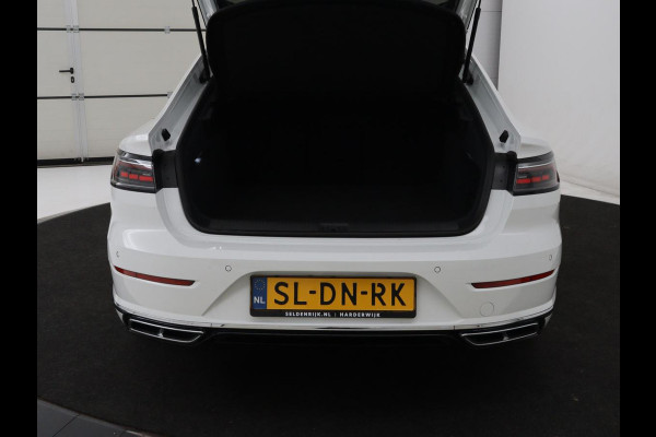 Volkswagen Arteon 1.4 TSI eHybrid R-Line | Head-Up | 360 Camera | Stoelverwarming | Leder/Alcantara | Carplay | Massage | Achterbankverwarming | Virtual Cockpit | LED Plus | Navigatie | PHEV | Plug In
