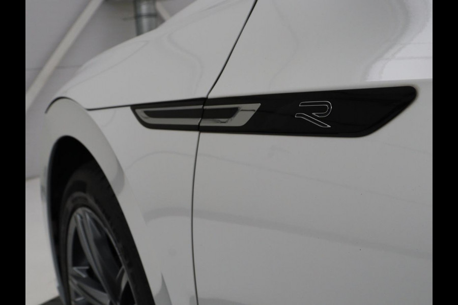 Volkswagen Arteon 1.4 TSI eHybrid R-Line | Head-Up | 360 Camera | Stoelverwarming | Leder/Alcantara | Carplay | Massage | Achterbankverwarming | Virtual Cockpit | LED Plus | Navigatie | PHEV | Plug In