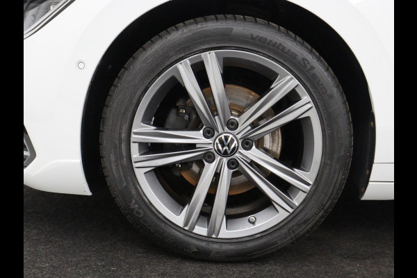 Volkswagen Arteon 1.4 TSI eHybrid R-Line | Head-Up | 360 Camera | Stoelverwarming | Leder/Alcantara | Carplay | Massage | Achterbankverwarming | Virtual Cockpit | LED Plus | Navigatie | PHEV | Plug In