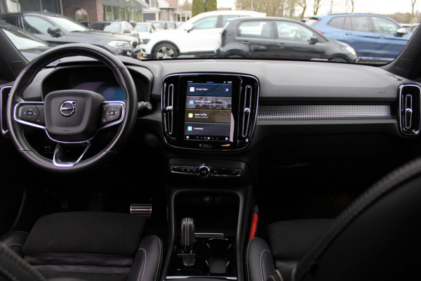 Volvo C40 Single Motor Extended Range Ultimate 82 kWh / SoH 95,6% / Trekhaak / Panoramadak / 360Camera / Half leder / Keyless / 20'' / Harman Kardon / CarPlay / Warmtepomp / Stuur+Stoelverwarming / Dodehoek / DAB / ACC