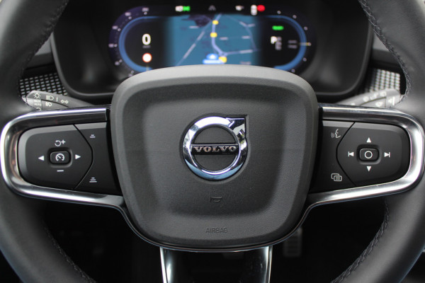 Volvo C40 Single Motor Extended Range Ultimate 82 kWh / SoH 95,6% / Trekhaak / Panoramadak / 360Camera / Half leder / Keyless / 20'' / Harman Kardon / CarPlay / Warmtepomp / Stuur+Stoelverwarming / Dodehoek / DAB / ACC