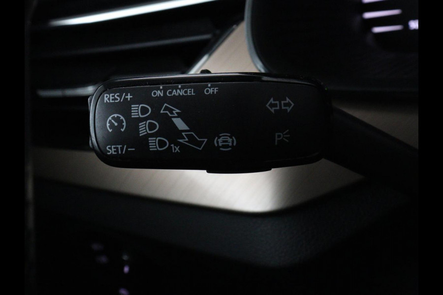 Škoda Kamiq 1.0 TSI Business Edition | Stoelverwarming | Carplay | Navigatie | Keyless | Virtual Cockpit | Full LED | Parkeerhulp | Climate control | Cruise control | Bluetooth