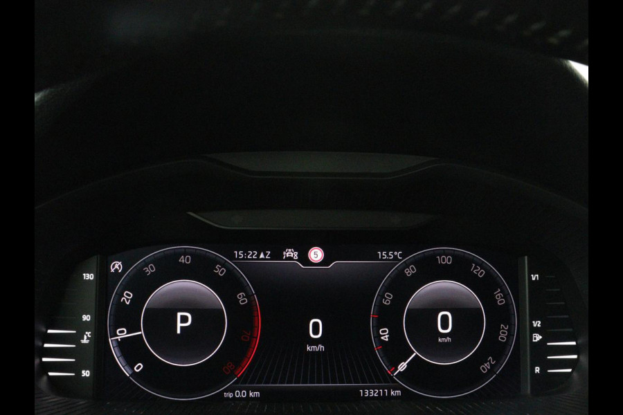 Škoda Kamiq 1.0 TSI Business Edition | Stoelverwarming | Carplay | Navigatie | Keyless | Virtual Cockpit | Full LED | Parkeerhulp | Climate control | Cruise control | Bluetooth