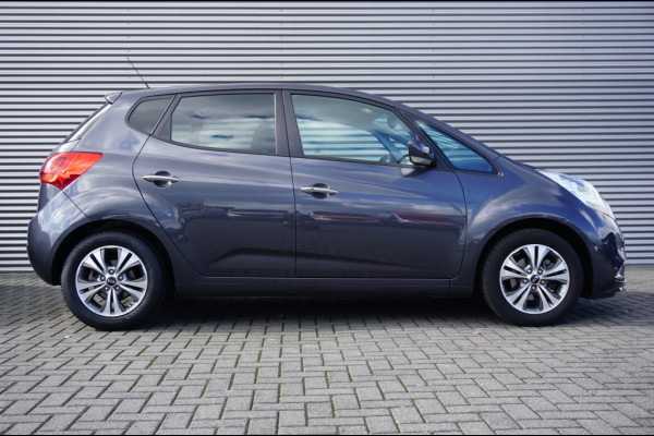 Kia Venga 125PK Edition AUTOMAAT | TREKHAAK | CAMERA | EL. CLIMATE