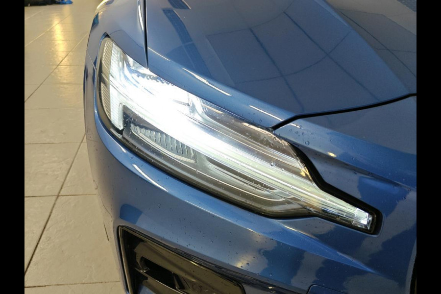 Volvo V60 2.0 B3 R-Design NL-AUTO | R-DESIGN | TREKHAAK