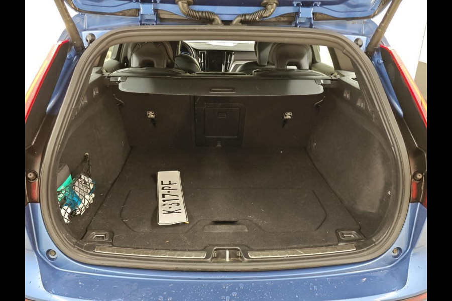 Volvo V60 2.0 B3 R-Design NL-AUTO | R-DESIGN | TREKHAAK