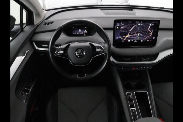 Škoda ENYAQ iV 60 | Trekhaak | Half leder | Carplay | Navigatie | Full LED | 19'' | Cruise control | Sfeerverlichting | Parkeerhulp | Climate control